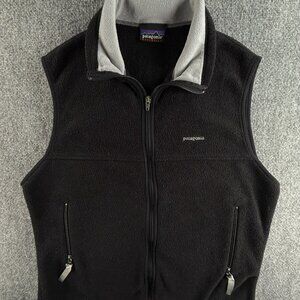 Patagonia Black Fleece Vest Sleeveless Full Zip Chest Logo Soft Hiking Synchilla